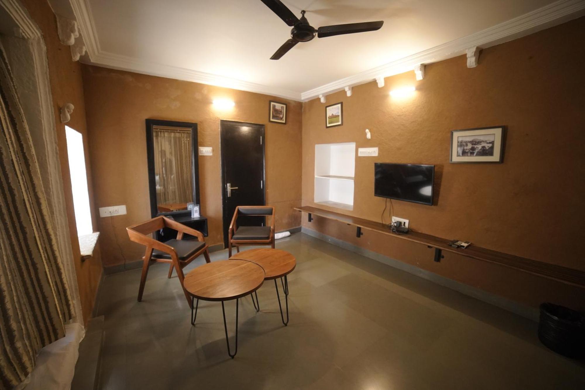 Hotel Udai Niwas By The Lake Udaipur Exteriör bild