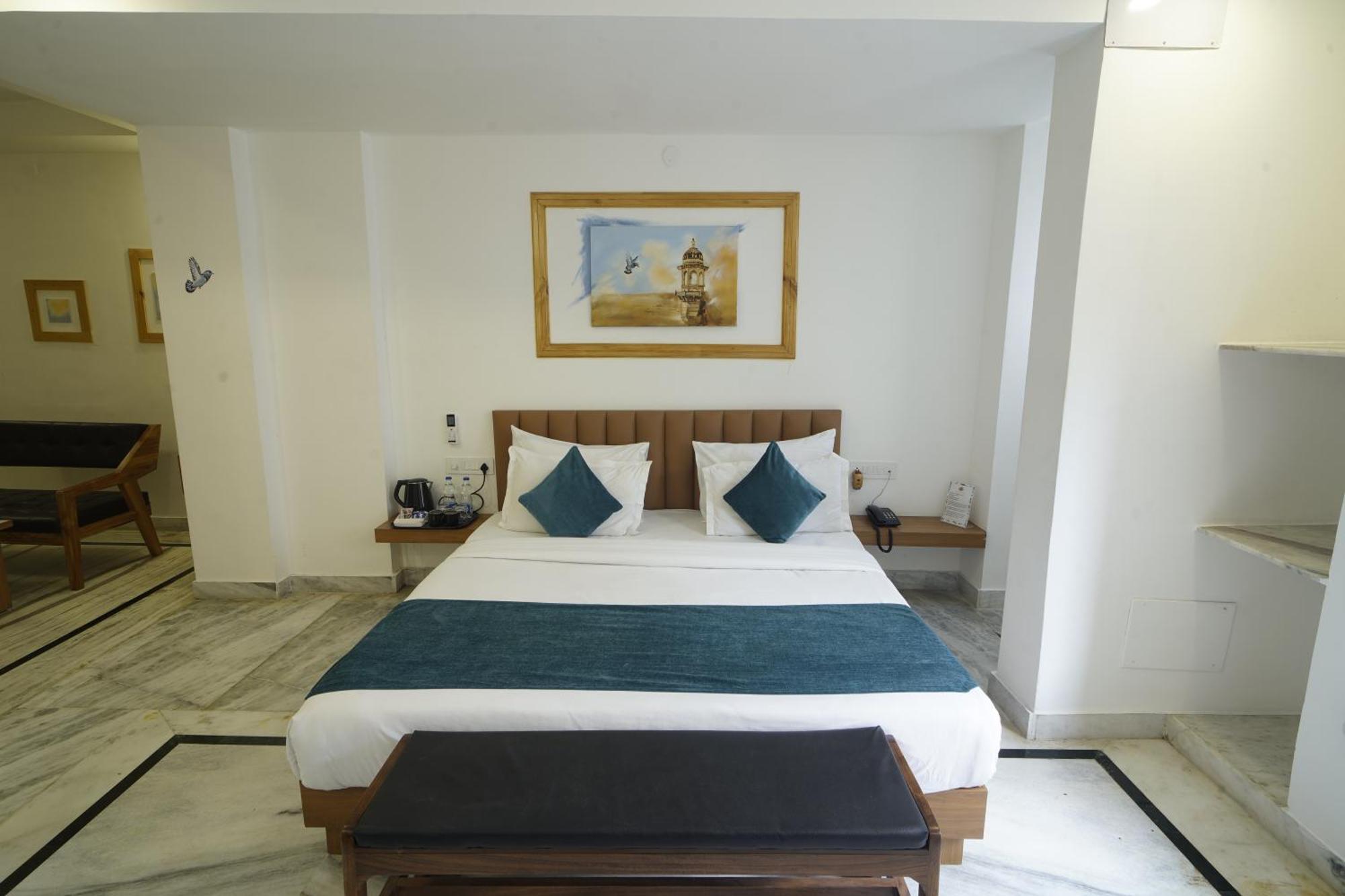 Hotel Udai Niwas By The Lake Udaipur Exteriör bild