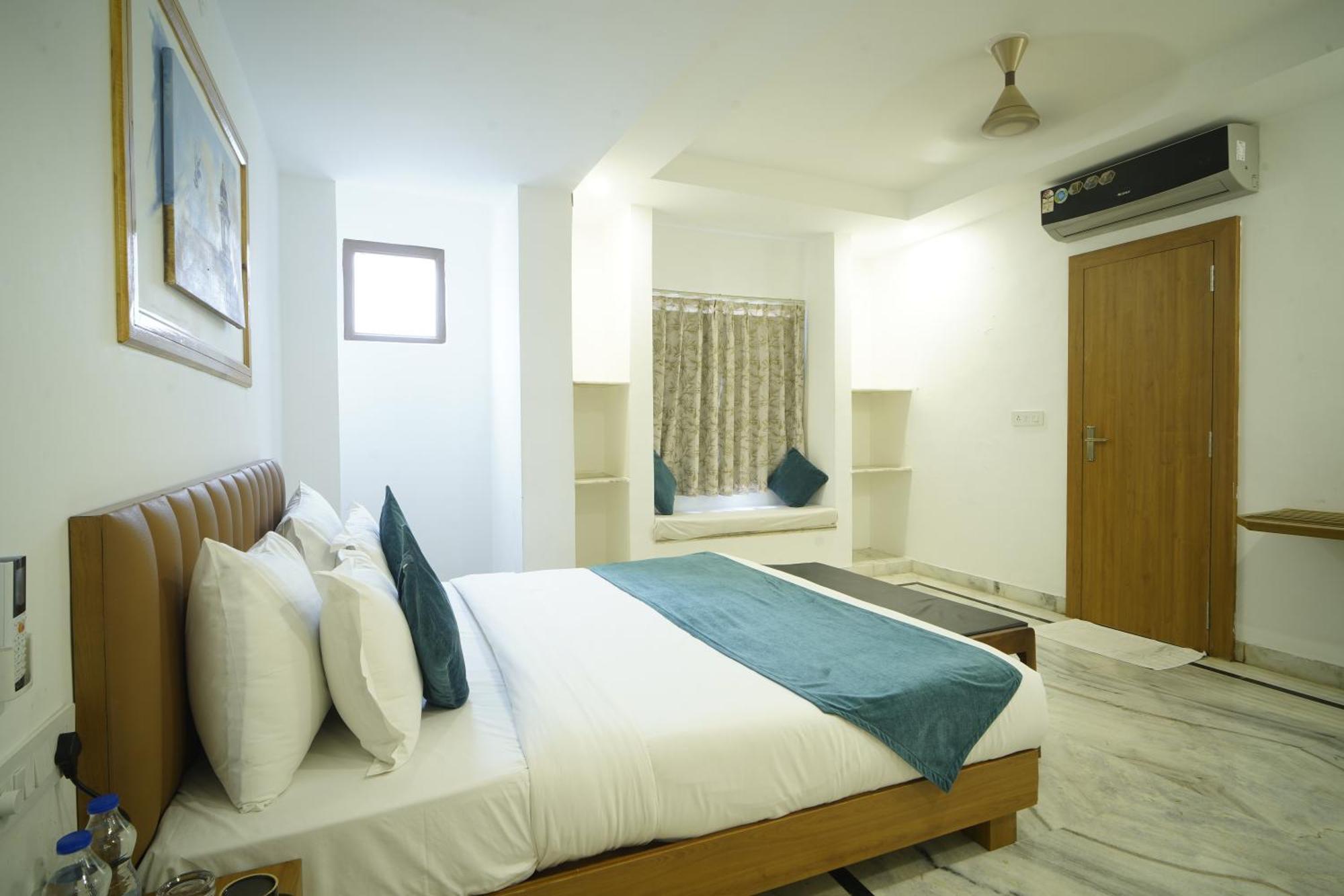 Hotel Udai Niwas By The Lake Udaipur Exteriör bild