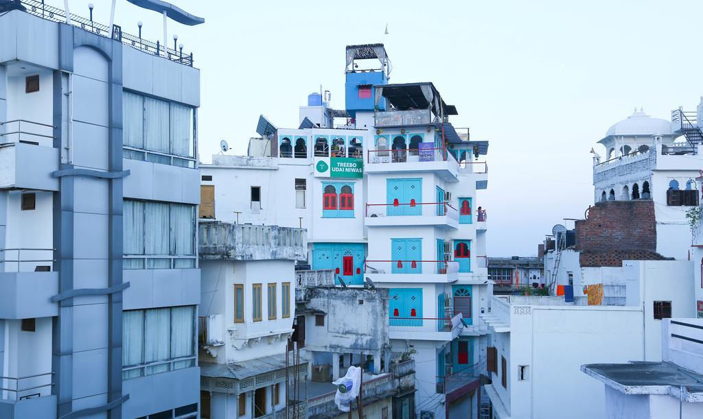 Hotel Udai Niwas By The Lake Udaipur Exteriör bild